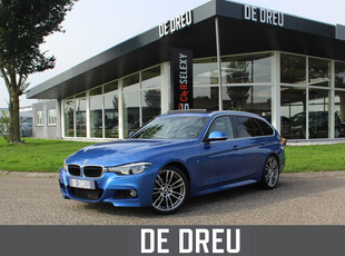 BMW 3-SERIE Touring 318i M Sport | PANORAMA | TREKHAAK | LEDER