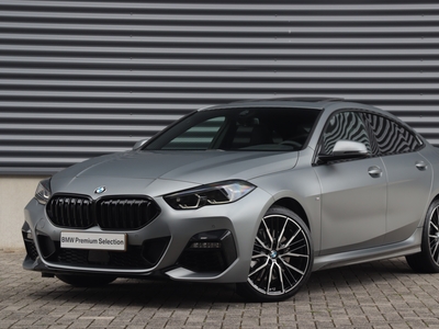 BMW 2-SERIE Gran Coupé 220i | Executive / M Sportpakket / Panodak / HiFi / Comfort Access / Adaptive Led Koplampen / 19'' LMV