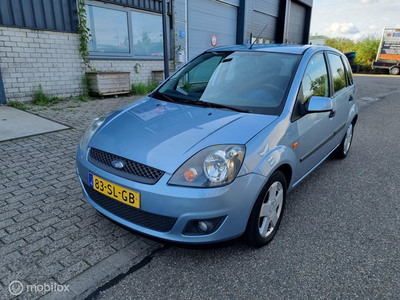 Ford Fiesta 1.6-16V AUTOM.|AIRCO|Trekhaak| 1e iegenaar