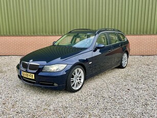 BMW 3-serie Touring 330i High Executive-Navi-Leder-Panorama