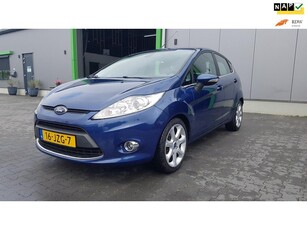 Ford Fiesta 1.6 Ghia in zeer nette staat, Climate control