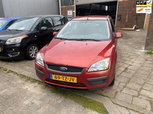 Ford Focus Wagon 1.6-16V Trend