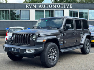 Jeep Wrangler Unlimited 4xe 380 Sahara VAN: 64.900,- VOOR 57.877,- UW ZOMERVOORDEEL: 7.023,- | ADAPTIVE CRUISE| DAK KAN OPEN!!|