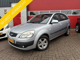 Kia Rio 1.4 L NWE D-RIEM / AIRCO / ELEK RAMEN / RADIO / APK