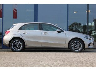 Mercedes-Benz A-Klasse 250e AUT8 Premium DISTRONIC