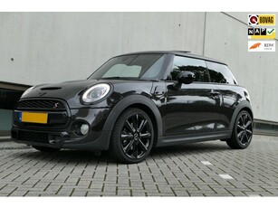 Mini Mini 2.0 Cooper S Chili 192pk Panodak Navi Leder