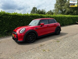 Mini Mini 2.0 Cooper S Essential Automaat 5drs Sport