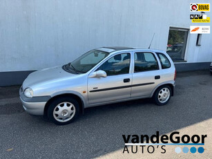 Opel Corsa 1.4i Strada, '98, aut., 5-drs, 185000 km en een nieuwe apk !