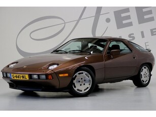 Porsche 928 S 5.0L V8 Sunroof Coupé