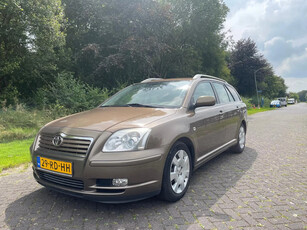 Toyota Avensis wagon 2.0 VVTi Linea Sol wordt afgeleverd met nieuwe apk.