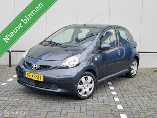 Toyota Aygo 1.0-12V + 70DKM! 2e eigenaar!