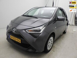 Toyota Aygo 1.0 VVT-i x-play / Camera / Apple-CarPlay /