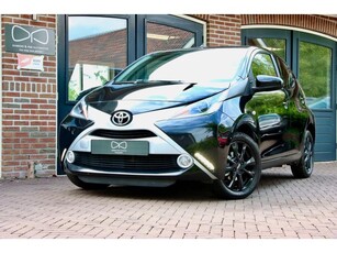 Toyota Aygo 1.0 VVT-i x-play CARPLAY CAMERA AIRCO