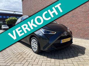 Toyota Aygo 1.0 VVT-i x-play limited, CarPlay, Navigatie, Camera, Bluetooth, 1e eigenaar en Boekjes aanwezig