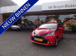 Toyota Aygo 1.0 VVT-i x-play rijklaarprijs! parkeercamera /