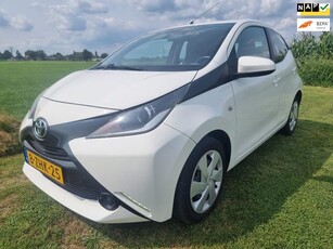 Toyota Aygo 1.0 VVT-i x-playAircoCameraBluetooth5drs!