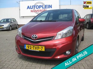 Toyota Yaris 1.3 VVT-i Executive luxe in Nederland nieuw