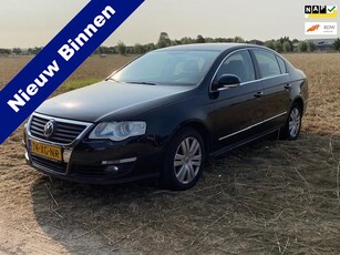 Volkswagen Passat 1.6 FSI Comfortline Sedan Airco ZO MEE