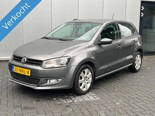 Volkswagen Polo 1.2 TSI Highline 105 PK ,6bak volledig