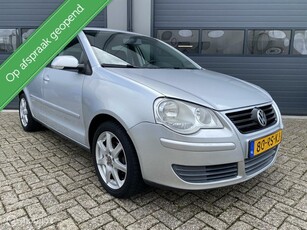 Volkswagen Polo 1.4-16V Comfortline 5 DEURS/AIRCO