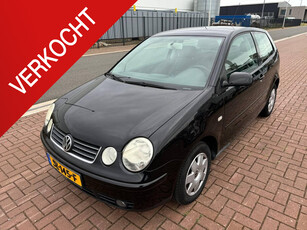 Volkswagen Polo 1.4-16V Highline