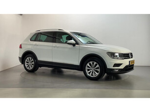 Volkswagen Tiguan 1.5 TSI Comfortline Business Navigatie Parkeersensoren DAB+ App-Connect