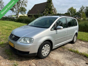 Volkswagen Touran 1.6-16V FSI