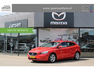 Volvo V40 1.6 T3 150PK Kinetic , Trekhaak, Navi, Bluetooth