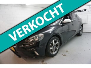 Volvo V40 2.0 D4 Summum 190 PK R-Desing /NAVI / NAP