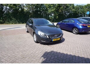 Volvo V60 1.6 T3 TREKHAAK CLIMA NAVI (bj 2011)