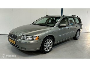 Volvo V70 2.4 Momentum AUTOMAAT / 170PK