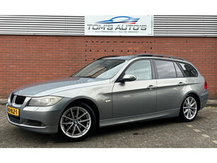 BMW 3-serie Touring 318i pano. stoelverwarming.