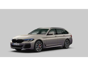 BMW 5 Serie Touring 530e M-Sport Pro | Individual 'Alvitgrau' | Comfort Zetels | Trekhaak | Driving Ass. Prof. | H/K | Laser |