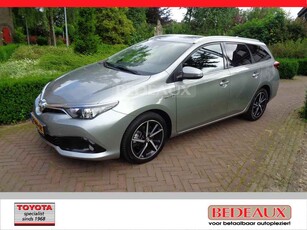 Toyota Auris Touring Sports 1.8 Hybrid 136pk Aut Dynamic Edition bij Toyota specialist sinds 1968