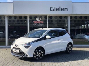 Toyota Aygo 1.0 VVT-i x-joy | Apple CarPlay/Android Auto, lichtmetalen velgen, Airconditioning, In hoogte verstelbare stoel, Parkeercamera