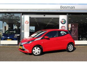 Toyota Aygo 1.0 VVT-i x-play /CRUISE/AIRCO/CAMERA