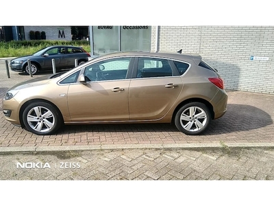 Opel Astra Benzine