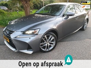 Lexus IS 300h Hybrid 2.5/Navi/Clima/ Lichte schade zie foto