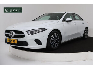 Mercedes-Benz A-klasse 180 Business Solution (NAVIGATIE, CAMERA, STOELVERWARMING, CRUISE, PDC, NL-AUTO, GOED ONDERHOUDEN)