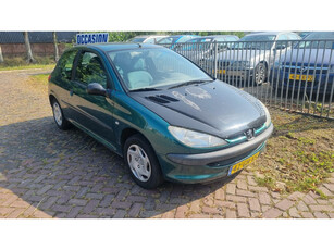 Peugeot 206 1.4 XR????€450,????APK 10 04 2025 - trekhaak ZO MEE