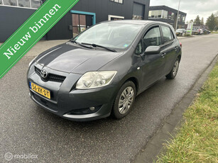 Toyota Auris 2.0 D-4D Sol Business clima 6 versnelingen