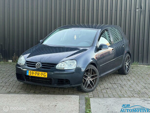 Volkswagen Golf 2.0 FSI Sportline