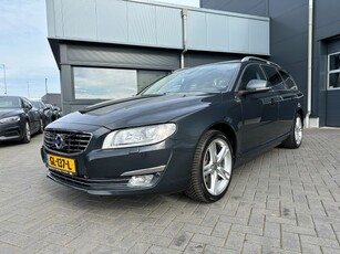 Volvo V 70 2.0T5 Inscription Edition Grijs Automaat, NAP, navigatie, trekha