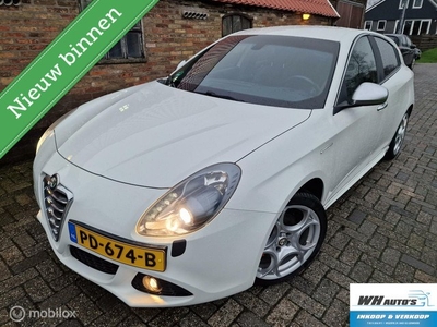 Alfa Romeo Giulietta 1.4 T Distinctive Xenon Leer Sportpak