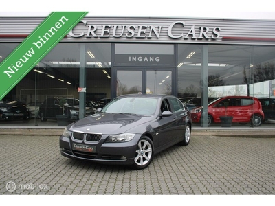 BMW 3-serie 325i Dynamic Executive/Trekhaak/PDC/ECC