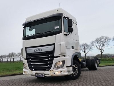 DAF XF 460 spacecab 6x2 far