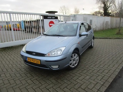 Ford Focus 1.6-16V Futura 5 Deurs, Leer