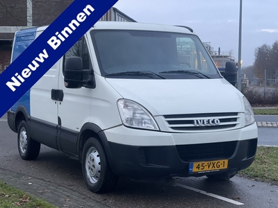 Iveco Daily 35S14V 300 AUTOMAAT 3500 kg Trekgewicht