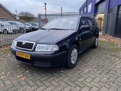 Škoda Octavia Combi 1.6 Classic (bj 2004)