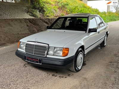 Mercedes-Benz 200 W124 - 139.000km - Topstaat - Youngtimer